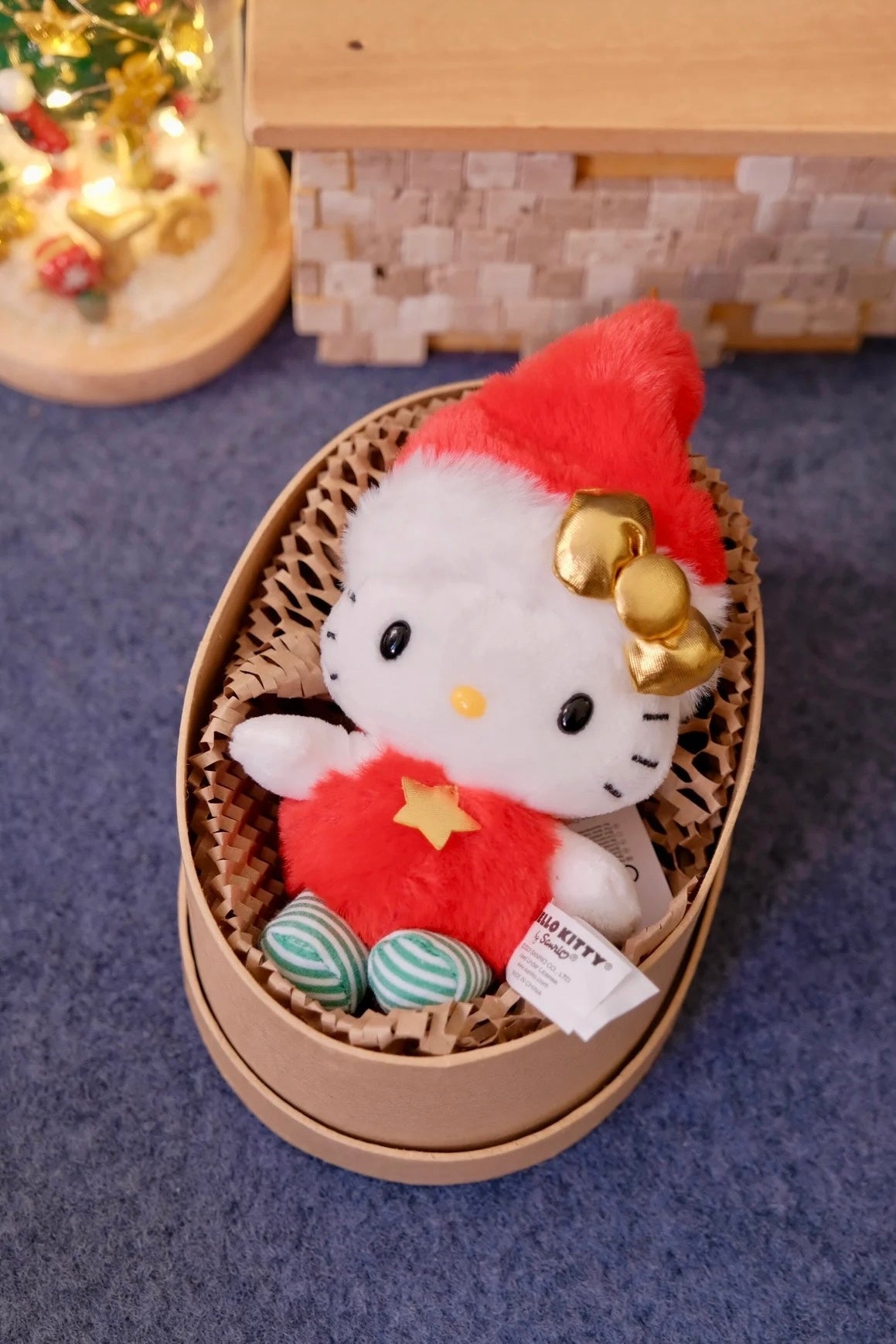 Sanrio US | Hello Kitty Christmas | Hello Kitty Santa Mascot Holder - Pink