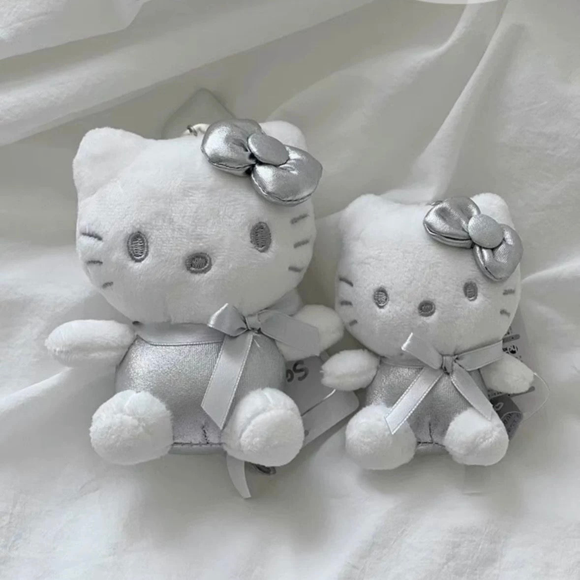 Sanrio Korea | Sanrio Silver Heart Backpack Keychain - Hello Kitty