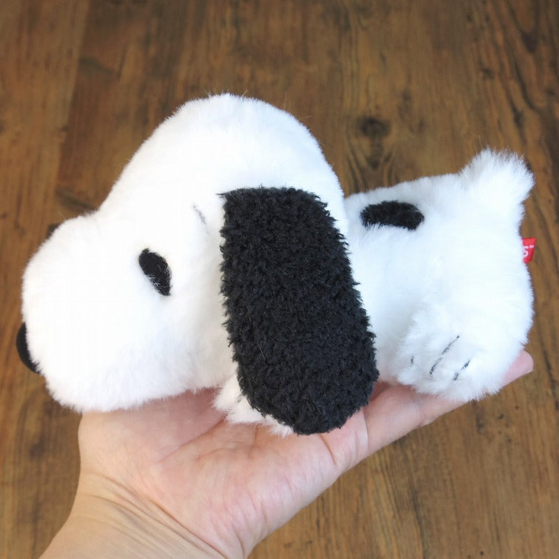PEANUTS | FUWAKUTA Snoopy Yes Black Plush Toy