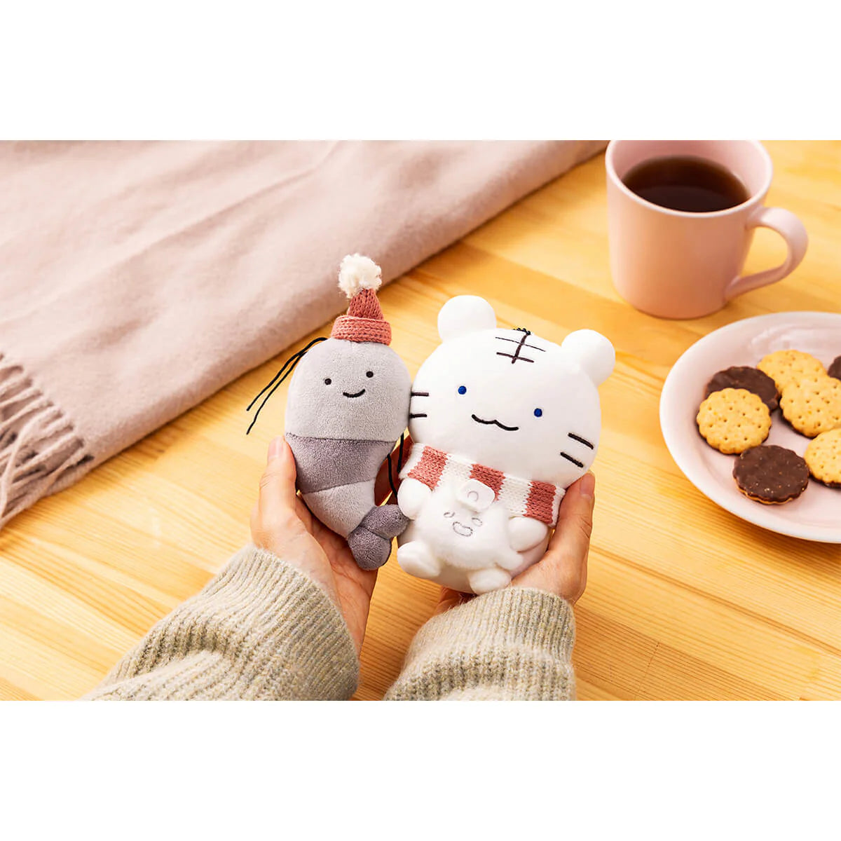 White Tiger and Black Tiger Good Friends Snow Play Plush Mascot Keychain - Black Tiger