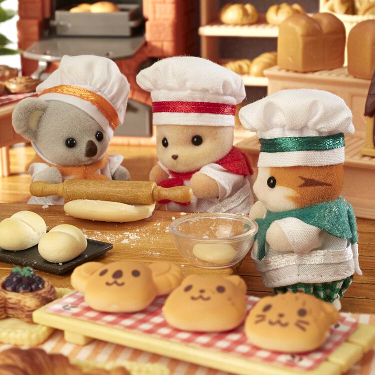 Sylvanian Families | Baby Trio Set - Baker Doll Figure