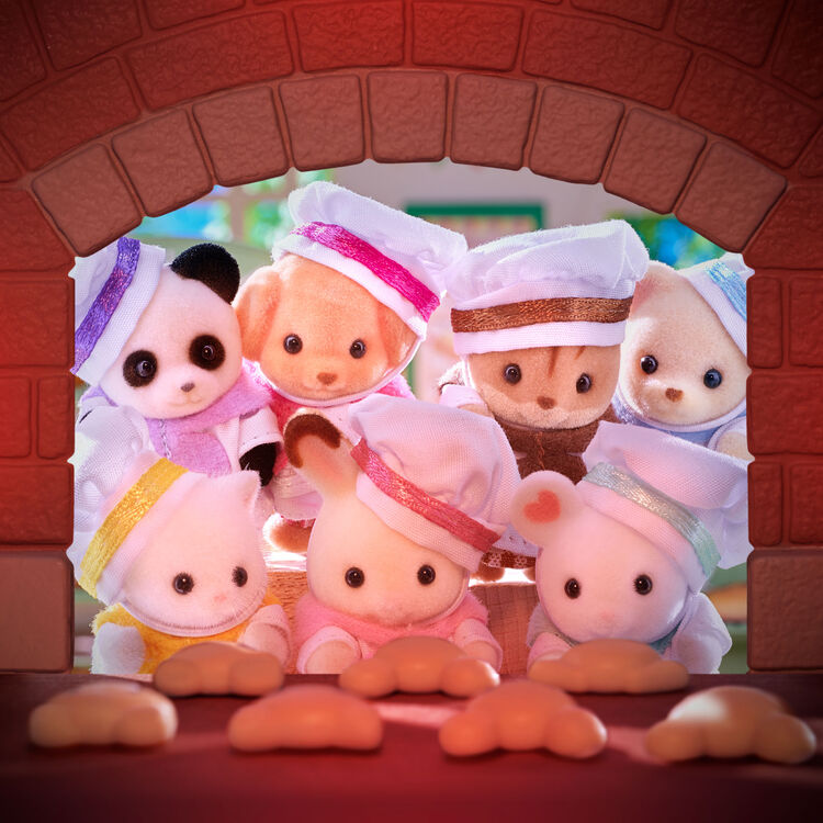 Sylvanian Families | Baby Set - Lively Baby Bakery Chef 7 Doll Figure