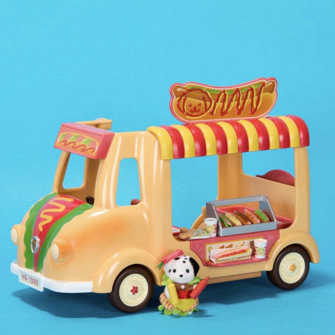 Sylvanian Families | Furniture and Doll Set - It’s Freshly Made! Hotdog Wagon