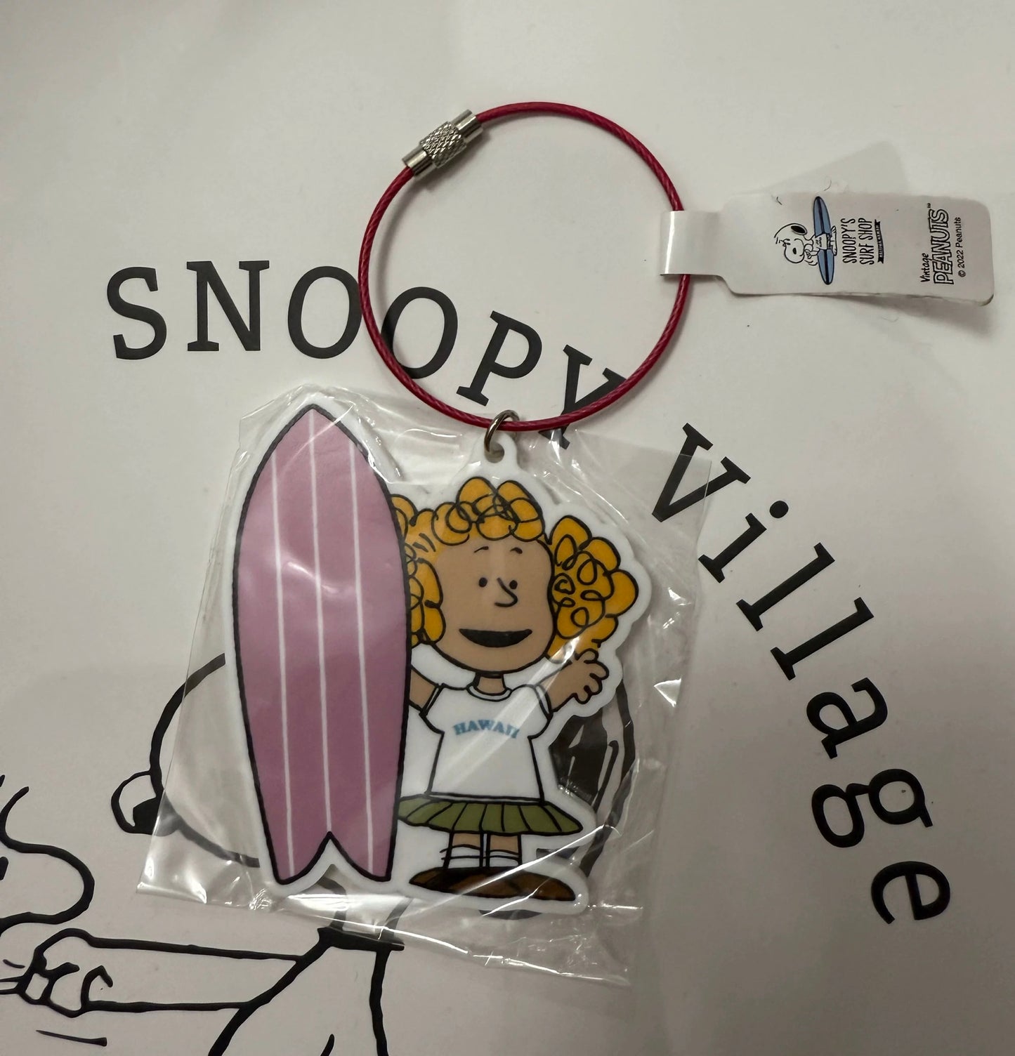 PEANUTS | SNOOPY'S SURF SHOP | Surf SSS Keychain - Snoopy Lying On Paddle