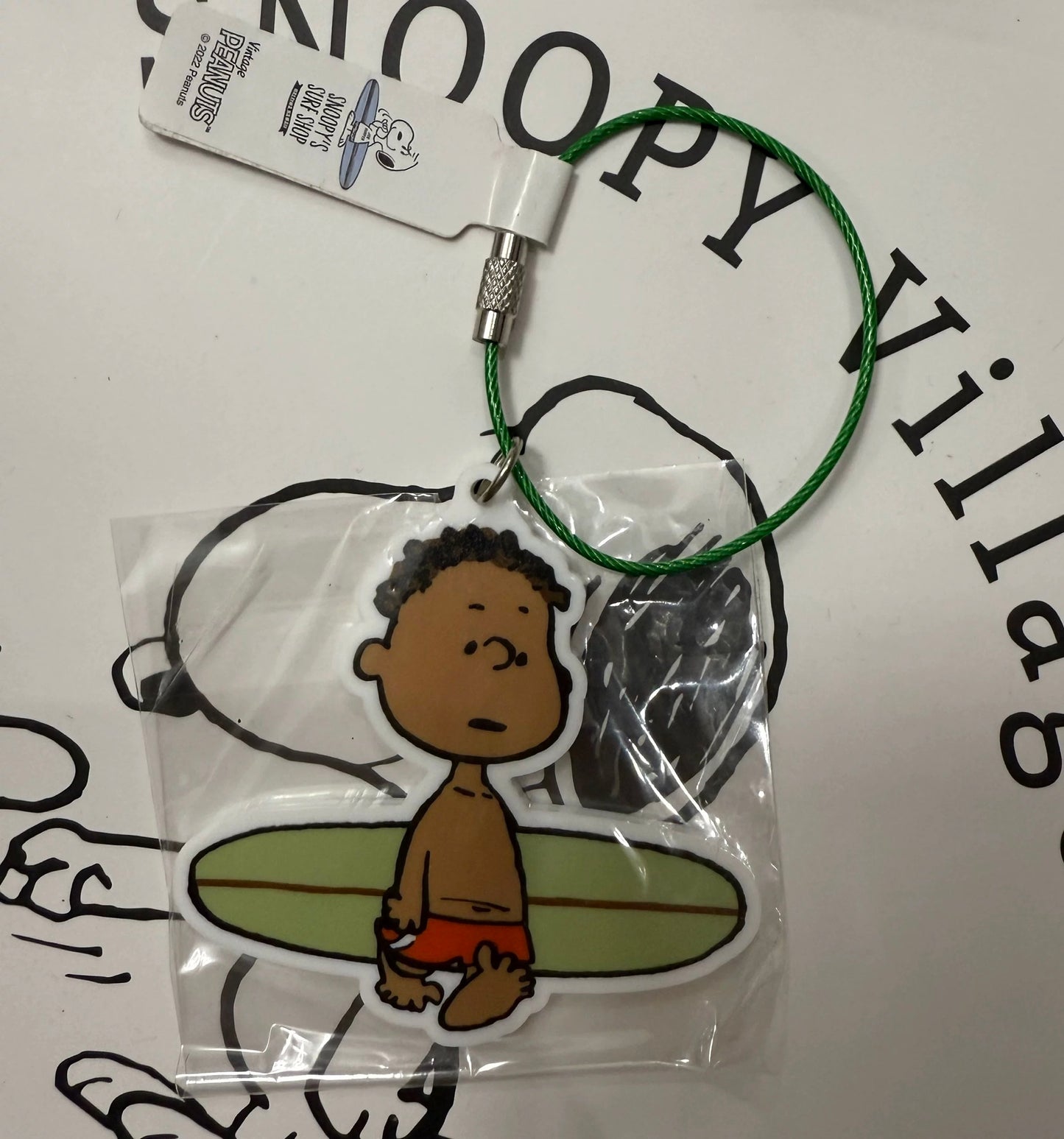 PEANUTS | SNOOPY'S SURF SHOP | Surf SSS Keychain - Snoopy Lying On Paddle