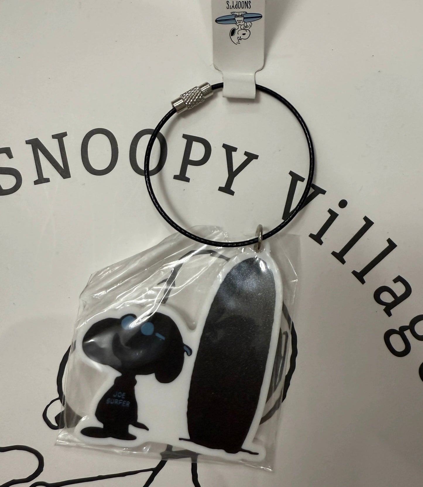 PEANUTS | SNOOPY'S SURF SHOP | Surf SSS Keychain - Snoopy Lying On Paddle