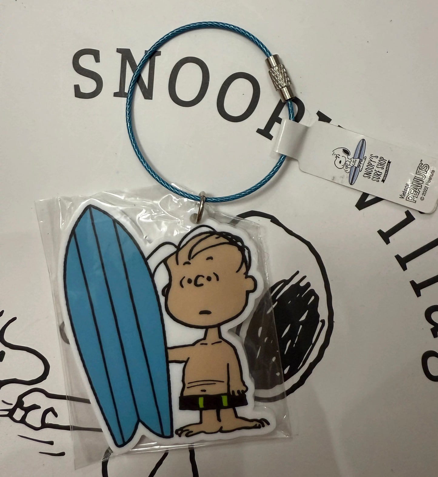 PEANUTS | SNOOPY'S SURF SHOP | Surf SSS Keychain - Snoopy Lying On Paddle