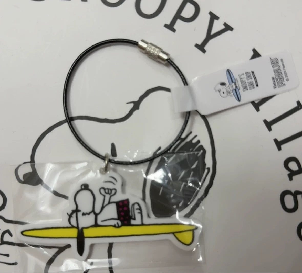 PEANUTS | SNOOPY'S SURF SHOP | Surf SSS Keychain - Snoopy Lying On Paddle