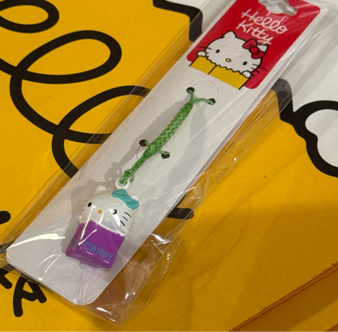 Sanrio | Hello Kitty 50th Anniversary | Tokyo Museum Exhibition Limited | Kinrin Keychain