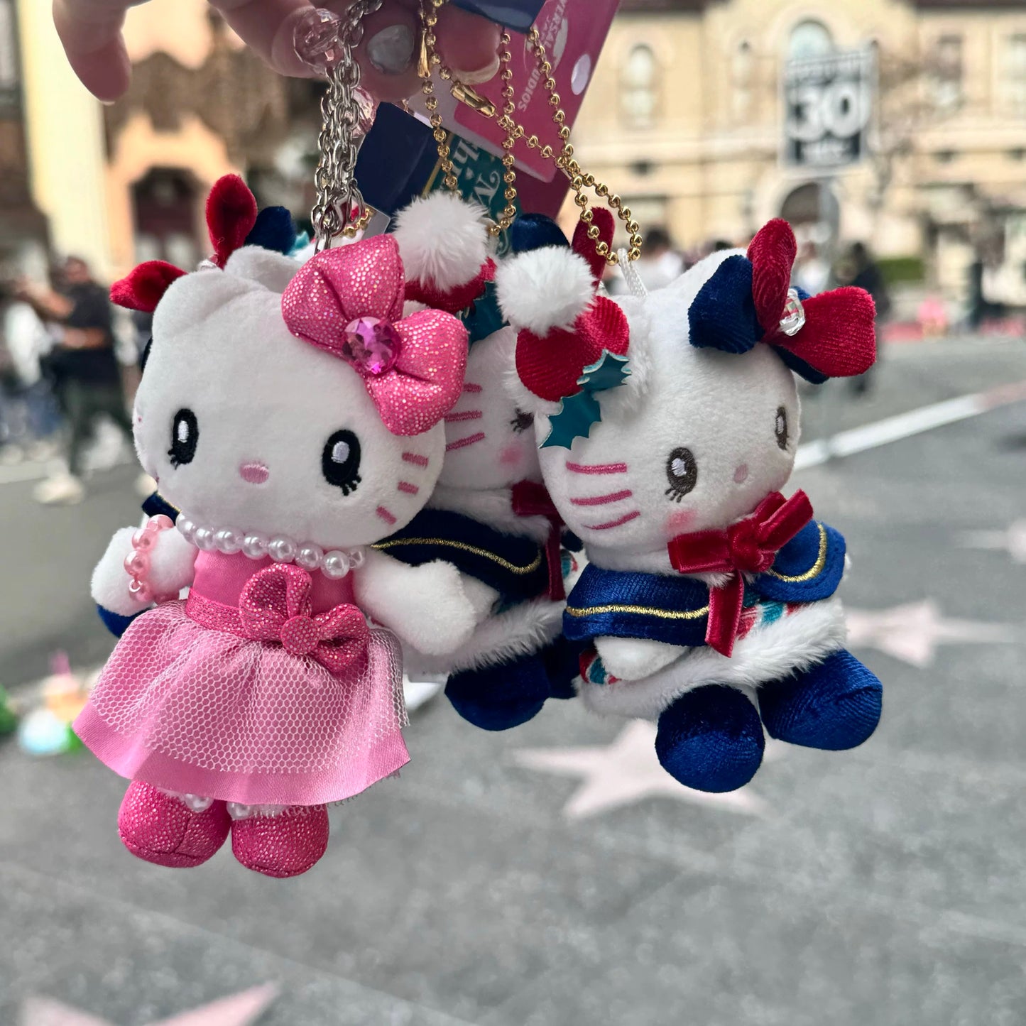 Universal Studios Japan | USJ Christams 2024 Hello Kitty Mascot Keychain