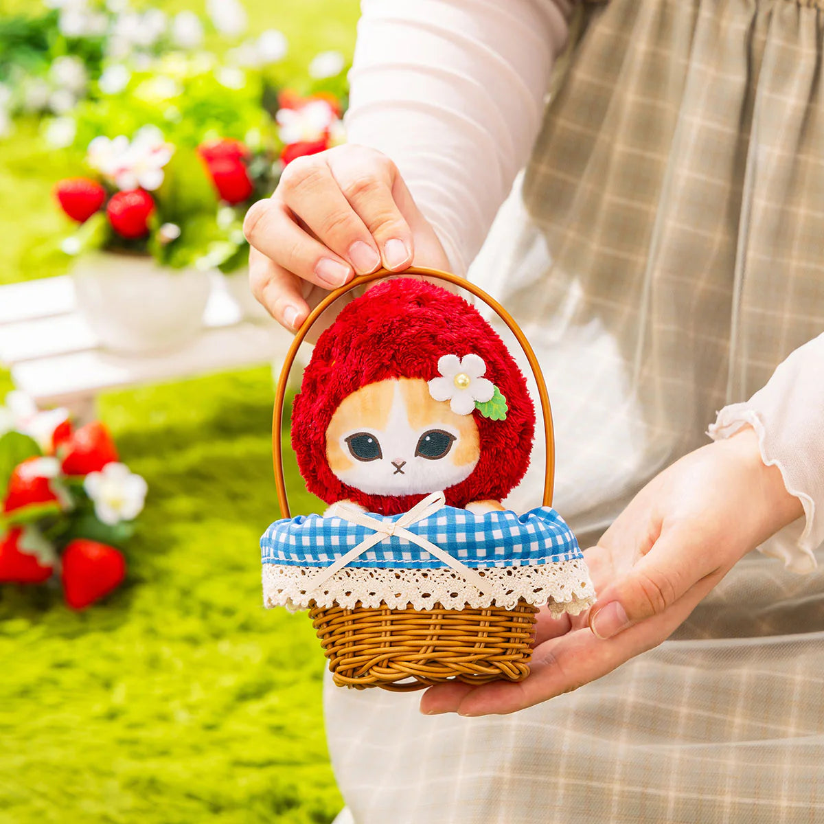 Mofusand | Mofusand MERCI STRAWBERRY Basket Plush Toy - Red