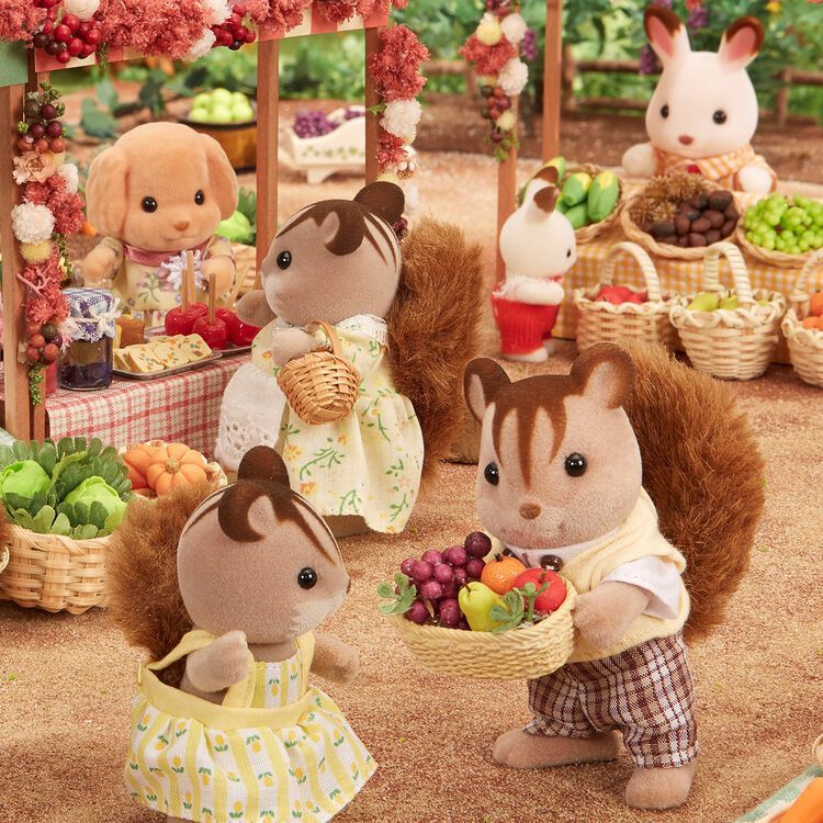 Sylvanian Families | Family Set - Walnut Squirrel Family Doll Figures