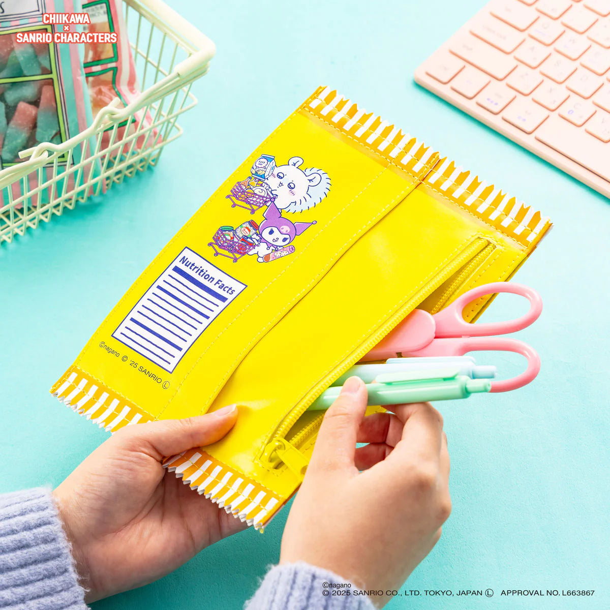 Chiikawa × Sanrio Characters Supermarket Snack Pouch (Usagi and Pompompurin)
