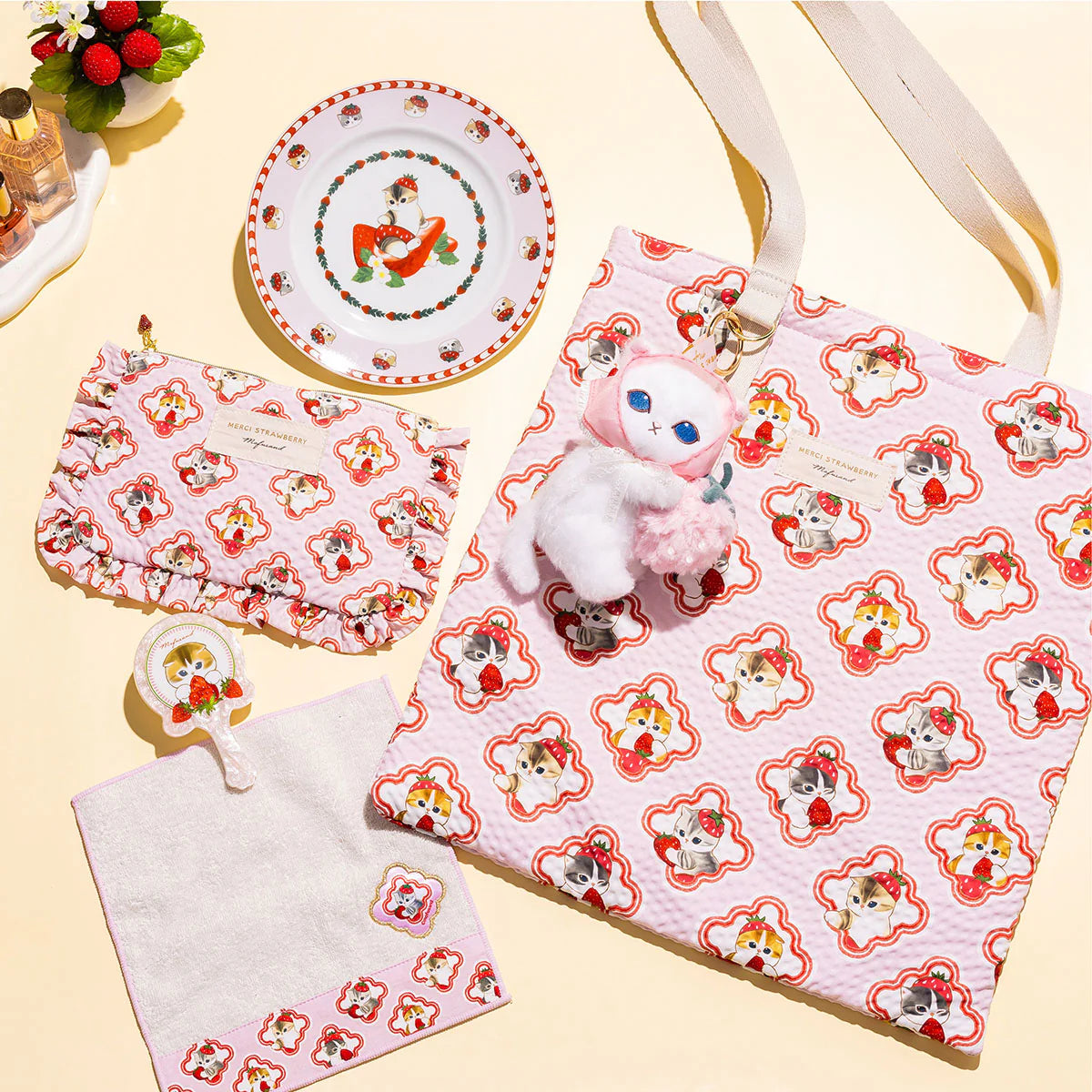 Mofusand | Mofusand MERCI STRAWBERRY Mascot Keychain - White Cat