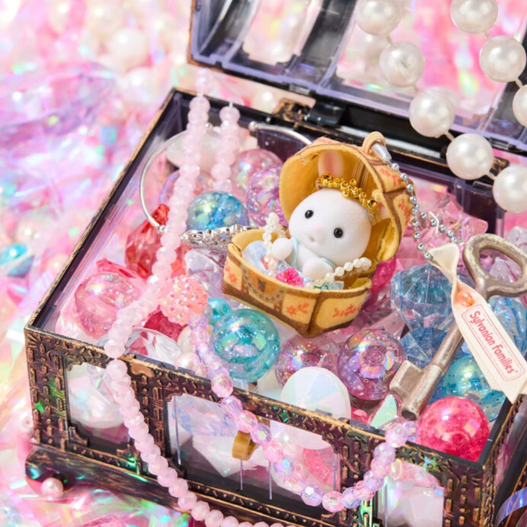 Sylvanian Families | Sylvania Family Keychain White Rabbit Baby (Sitting) - Cute treasure chest