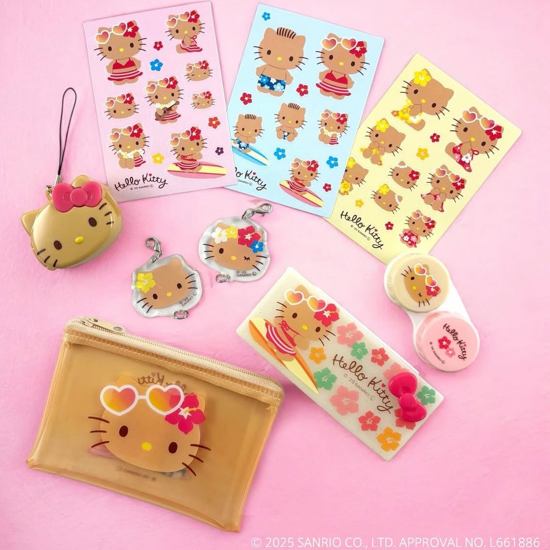 Sanrio | Hello Kitty Tanning Acrylic Mini Charm Blind Box