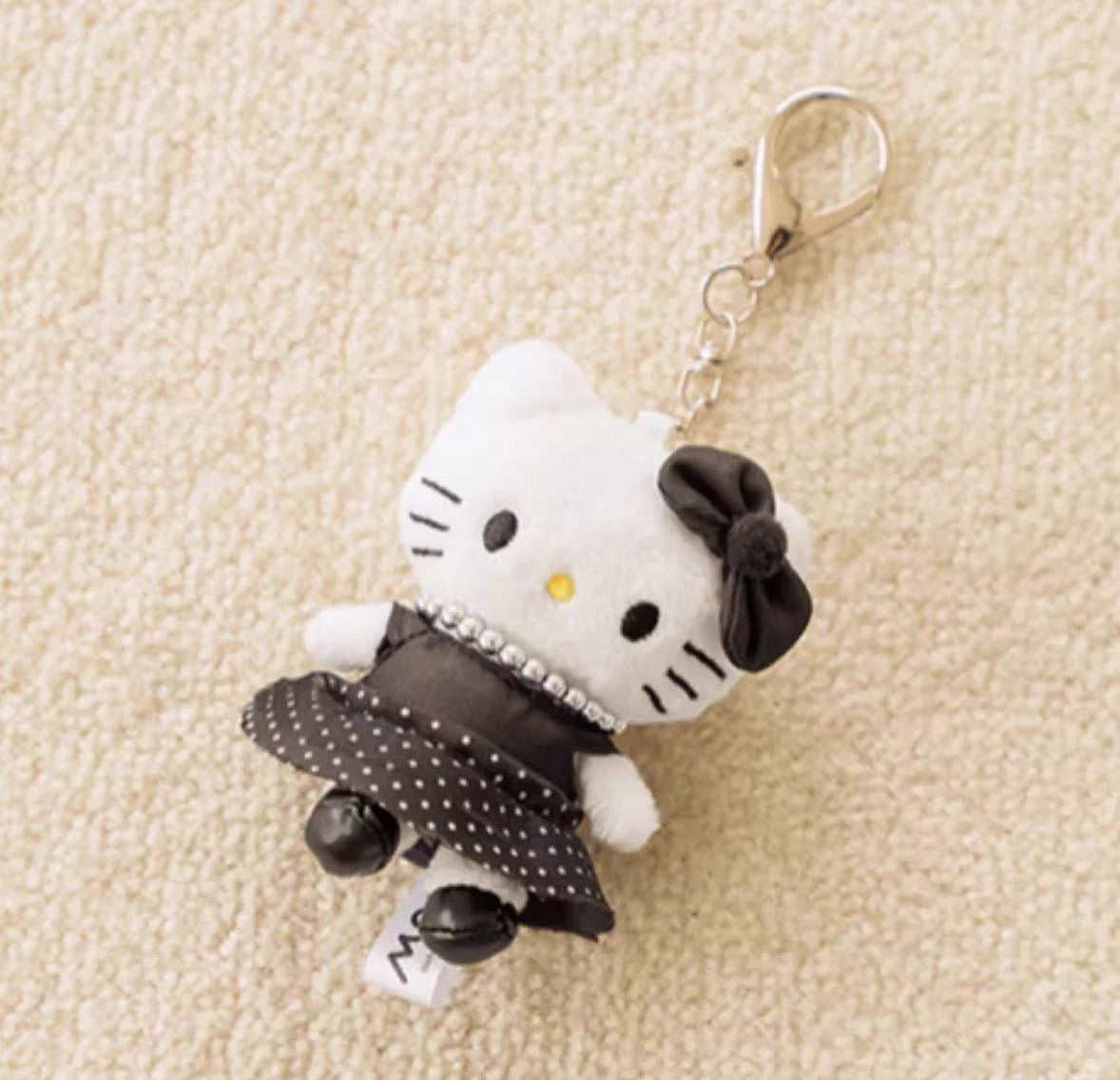 Sanrio | LOWRYS FARM me% x Sanrio Characters Hello Kitty Plush Keychain Ver.5 (27 Types)
