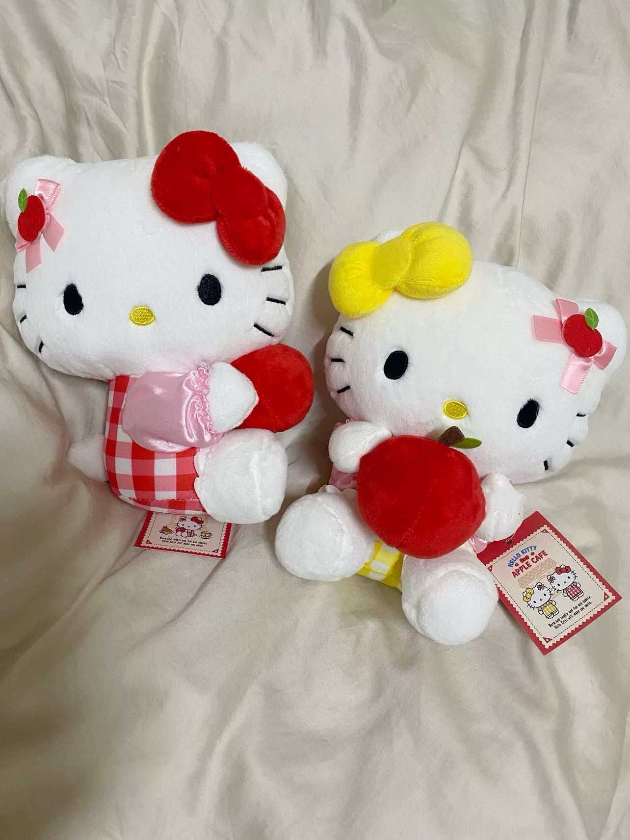 Sanrio Korea | Sanrio Apple Cafe Limited Plush Toy - Red Ribbon