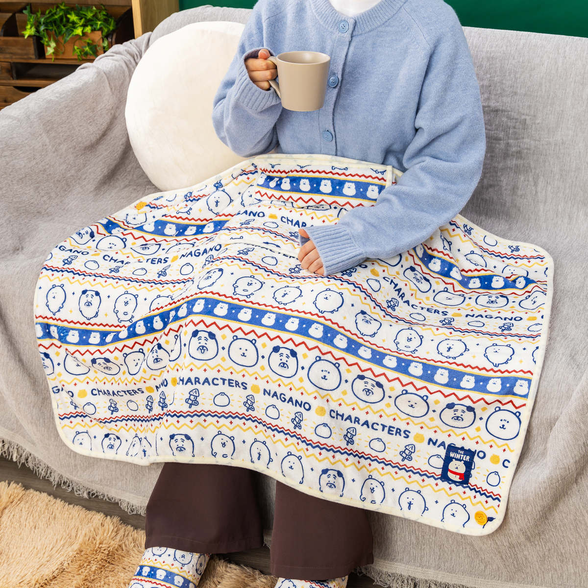 Nagano | Nagano Characters 3WAY Blanket with Warm Storage Pocket (Ivory)