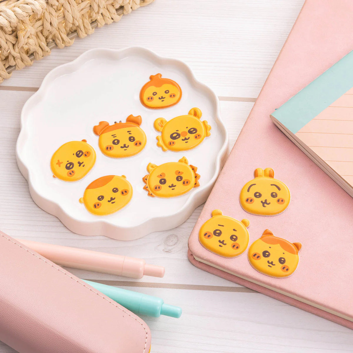 Chiikawa | 'Chiikawa Bakery Mochiri Flake Stickers - Various Breads