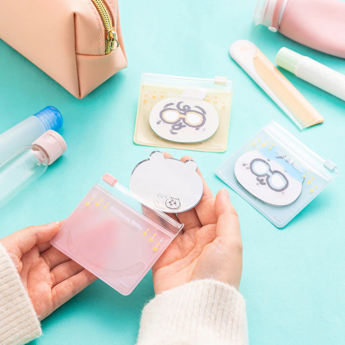 Chiikawa | 'Chiikawa Baby Mini Acrylic Mirror in Pouch - Usagi