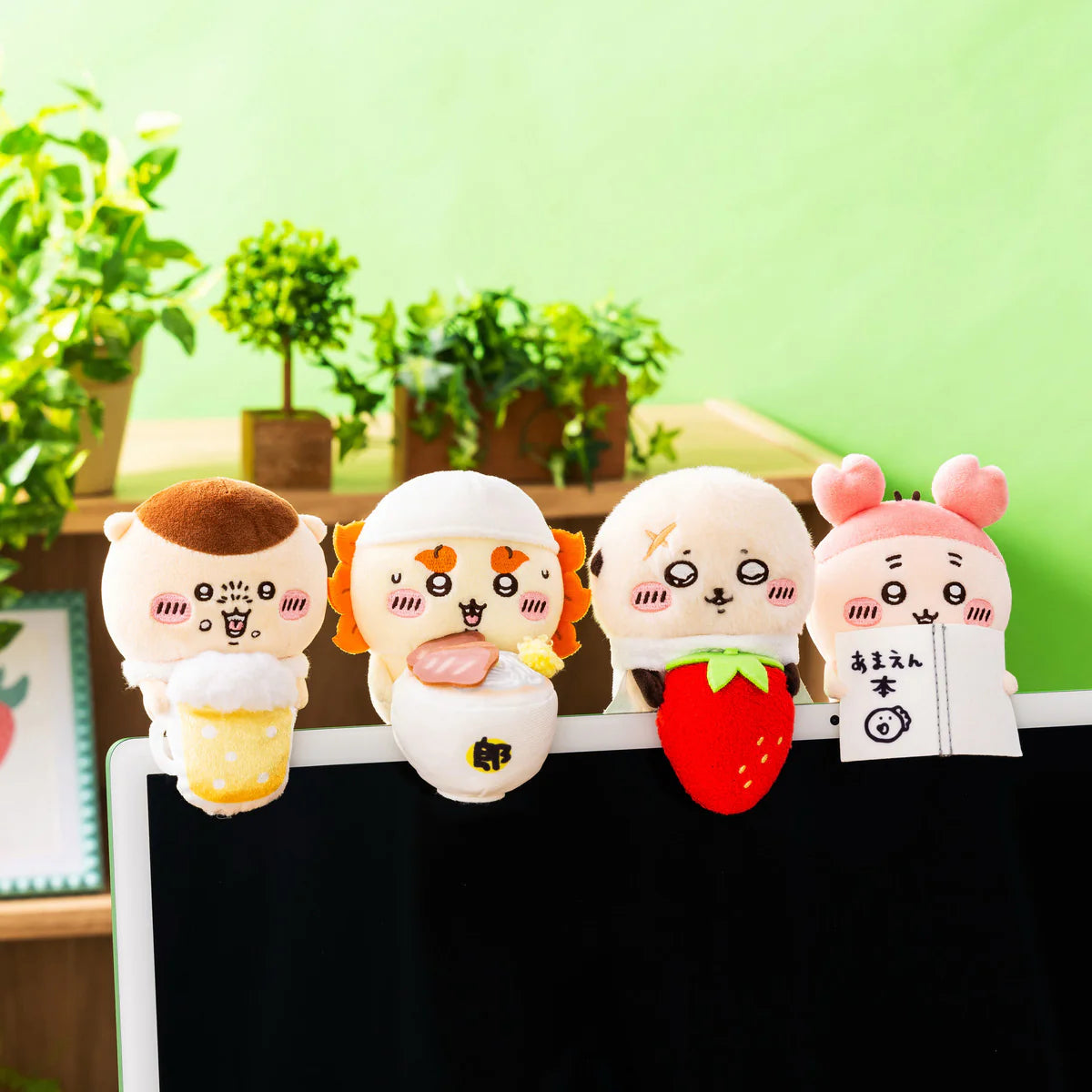 Chiikawa | 'Chiikawa Hanging Plush Toy to Watch Over You from the Desktop (08 Kani-chan Reading)