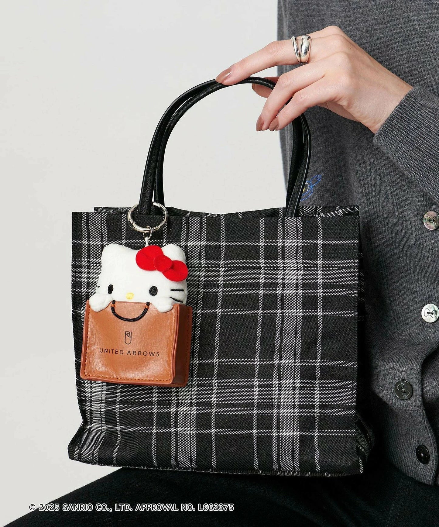 Sanrio | United Arrows x Hello Kitty Mascot - Black