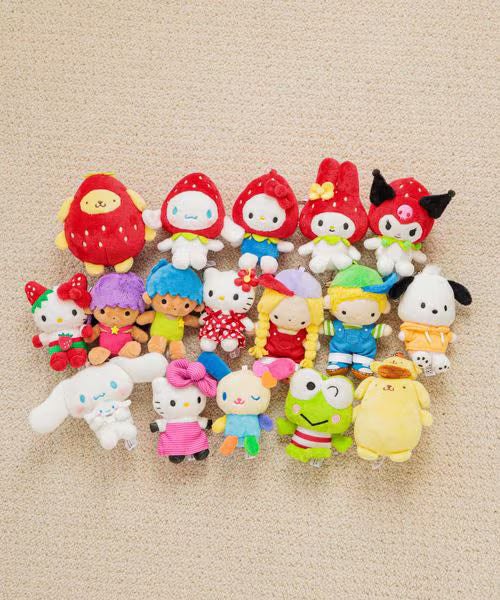 Sanrio | LOWRYS FARM me% x Sanrio Characters Strawberry Newspaper Plush Keychain - Hello Kitty 01
